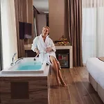 Hotel Shayna Club