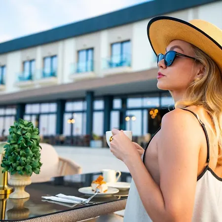 Отель Shayna Club Кирения