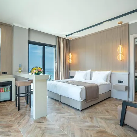 Shayna Club Кирения