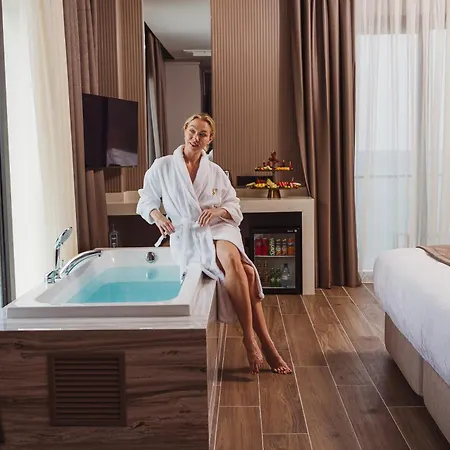 Otel Shayna Club