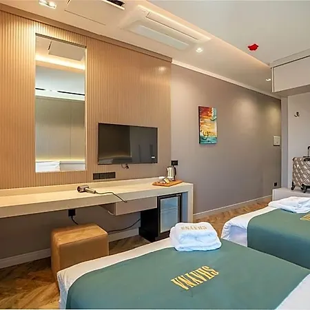 Shayna Club Hotel