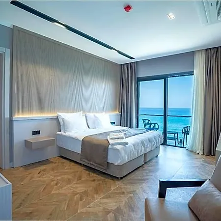 Shayna Club * Kyrenia (Northern Cyprus)