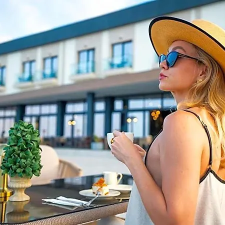 Shayna Club Hotel